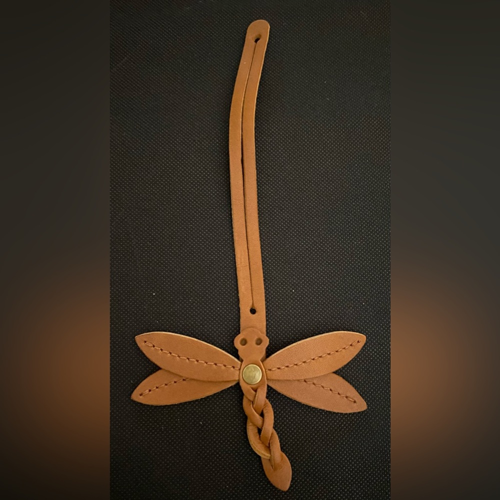 Portland Leather Goods Dragonfly tassel- brown.